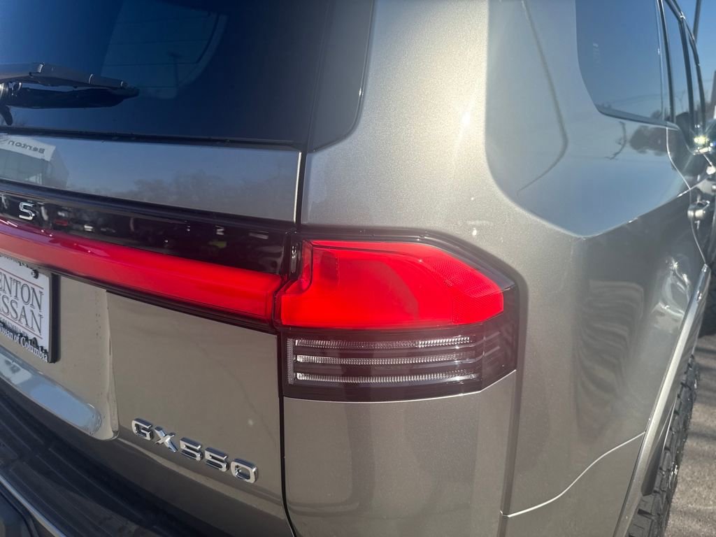 Used 2024 Lexus GX 550 w/ Accessory Package (2T) image 38