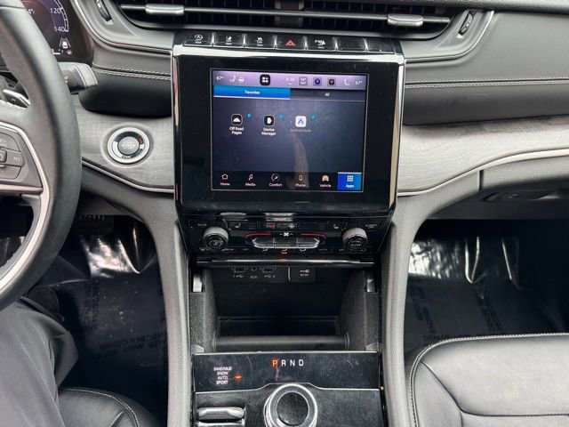 Used 2022 Jeep Grand Cherokee L Limited w/ Trailer Tow Group (B) image 13