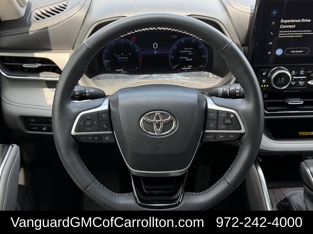 Used 2023 Toyota Highlander Limited image 12