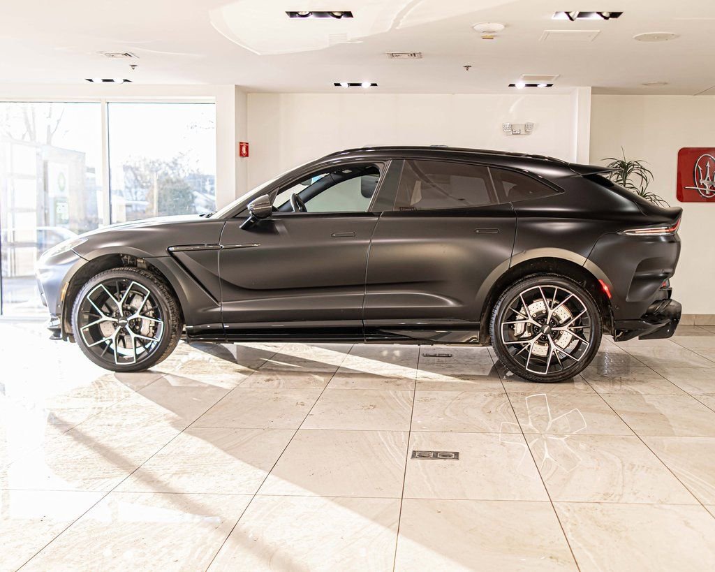 Used 2025 Aston Martin DBX 707 image 6
