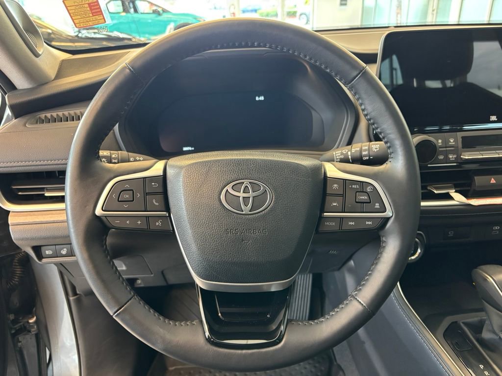 Used 2025 Toyota Grand Highlander AWD image 17