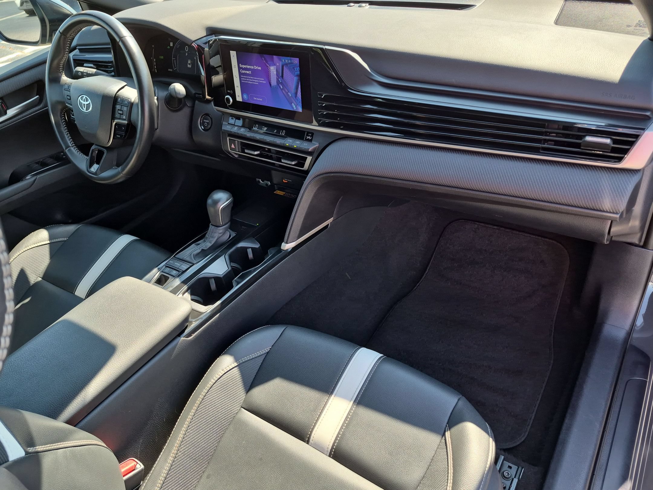 Used 2025 Toyota Camry SE FWD image 37