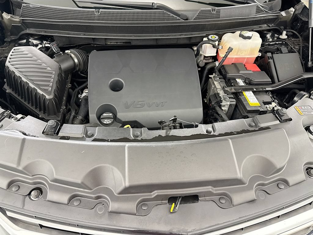 Used 2021 Chevrolet Traverse LT AWD/4WD image 32