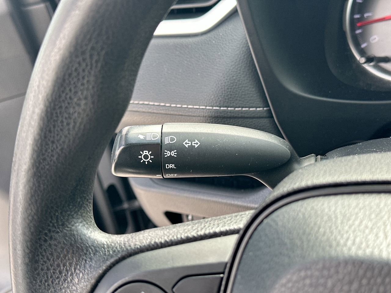 Used 2022 Toyota RAV4 LE image 22