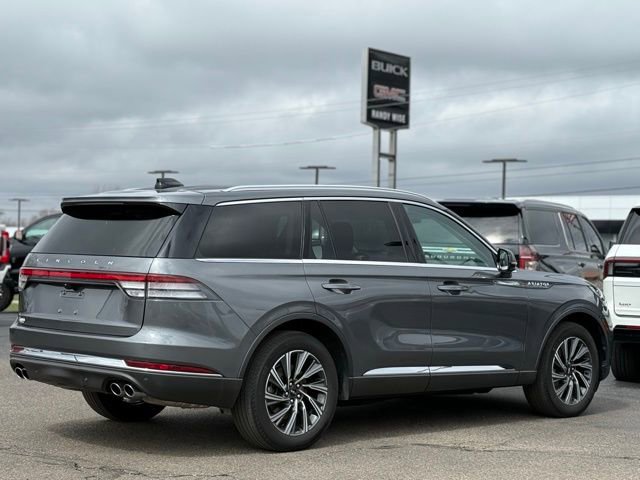 Used 2025 Lincoln Aviator AWD image 41
