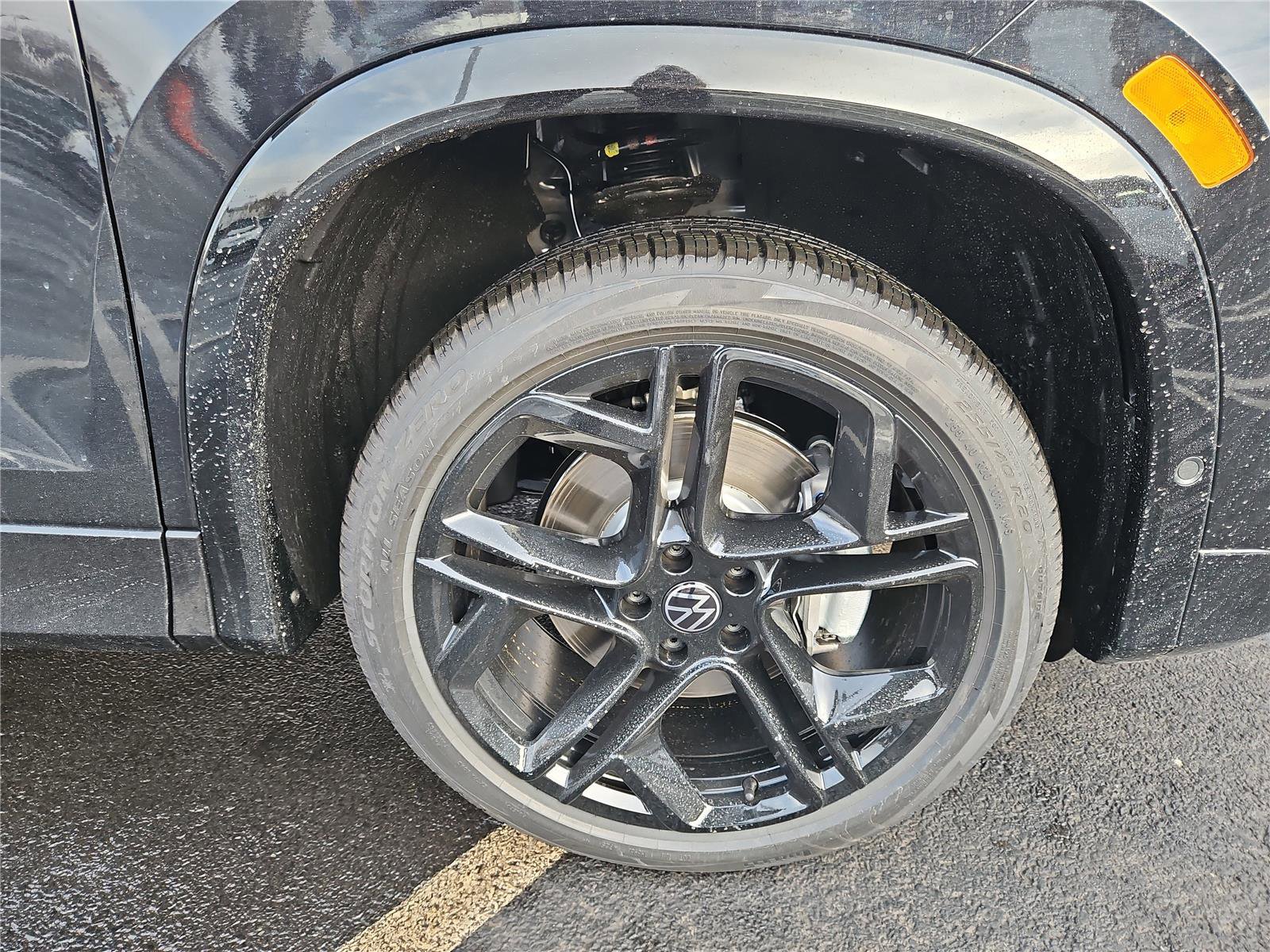 New 2026 Volkswagen Tiguan SE R-Line image 10