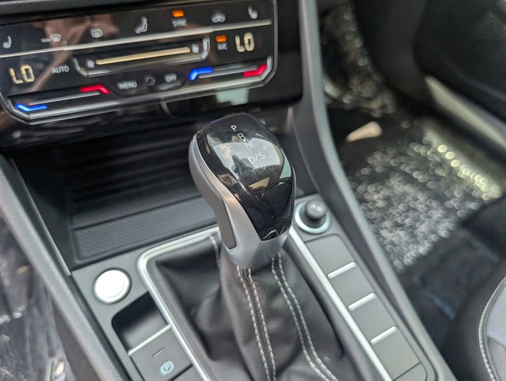 New 2025 Volkswagen Jetta SE image 12