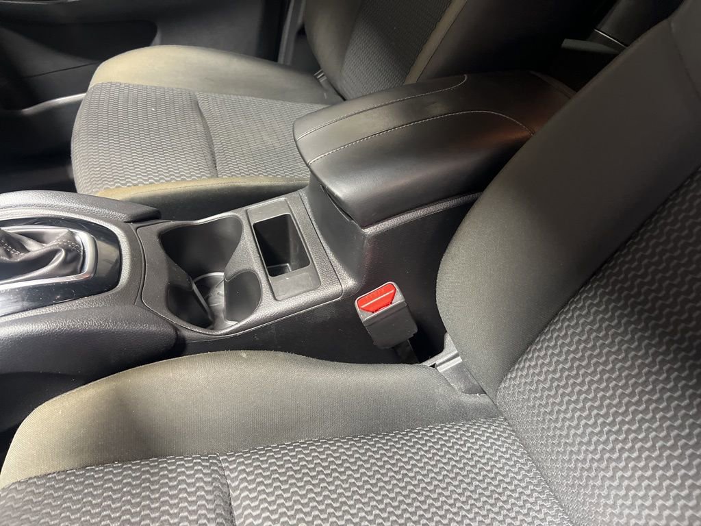 Used 2022 Nissan Rogue Sport S image 34