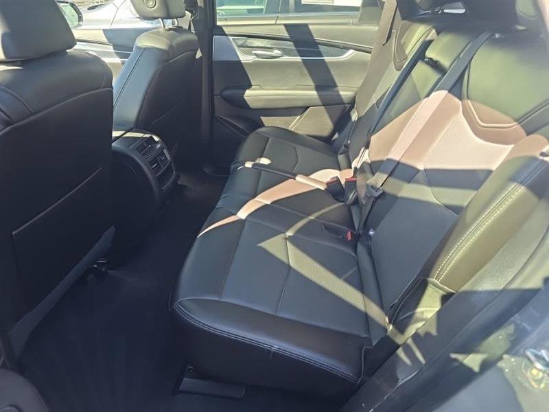 Used 2025 Cadillac XT5 Premium Luxury FWD image 9
