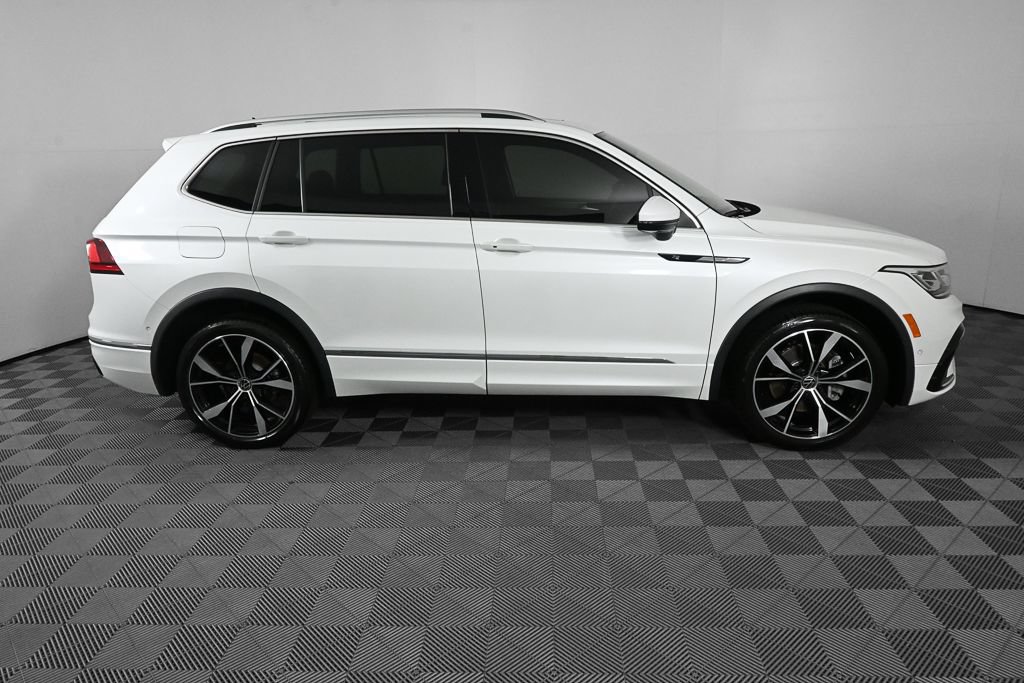 Used 2024 Volkswagen Tiguan SEL R-Line AWD/4WD image 24