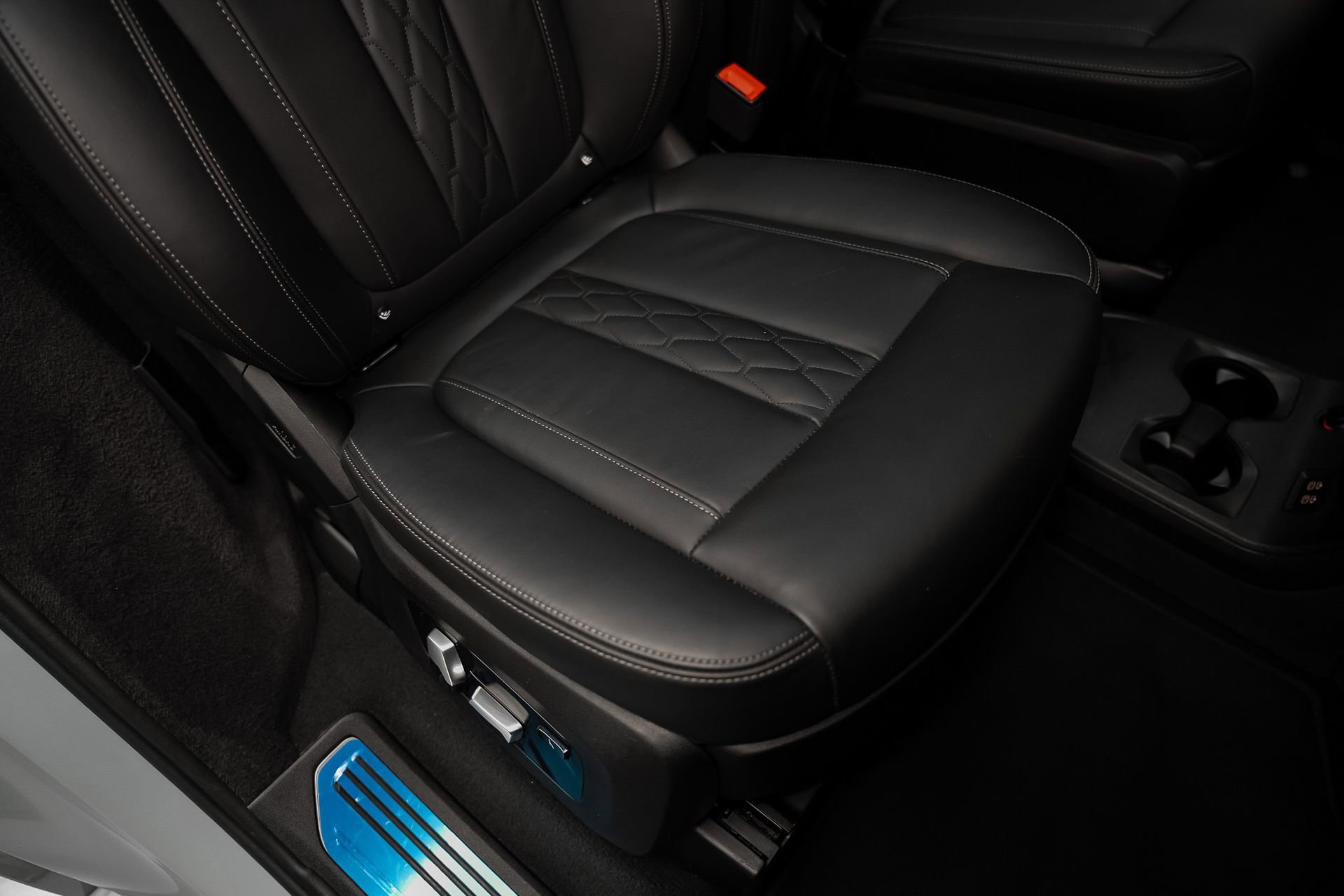 Used 2024 BMW ALPINA XB7 AWD/4WD image 72