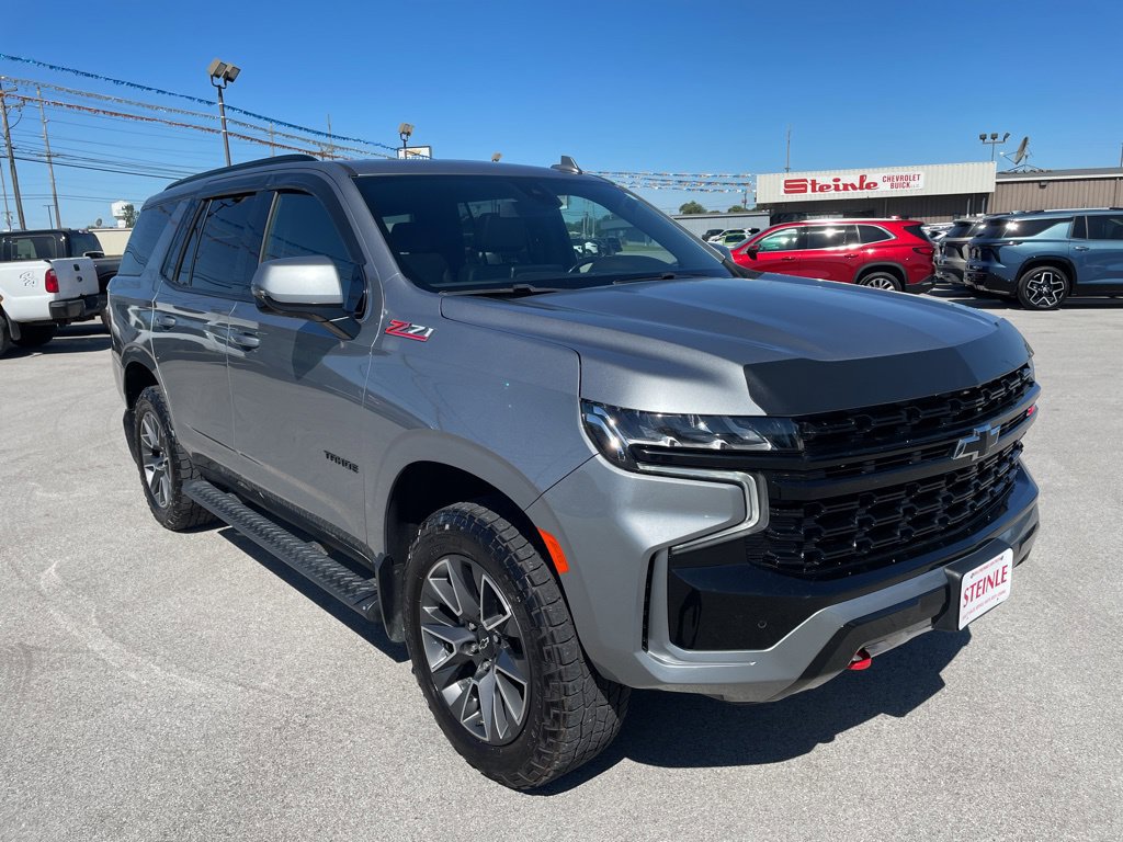 Used 2023 Chevrolet Tahoe Z71 w/ Luxury Package AWD/4WD image 2
