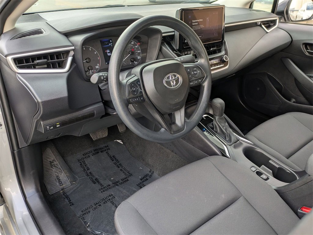 Used 2025 Toyota Corolla LE image 14