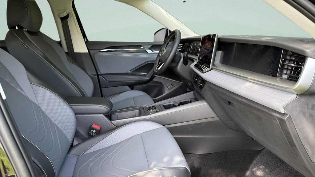 New 2026 Volkswagen Tiguan SE AWD/4WD image 27