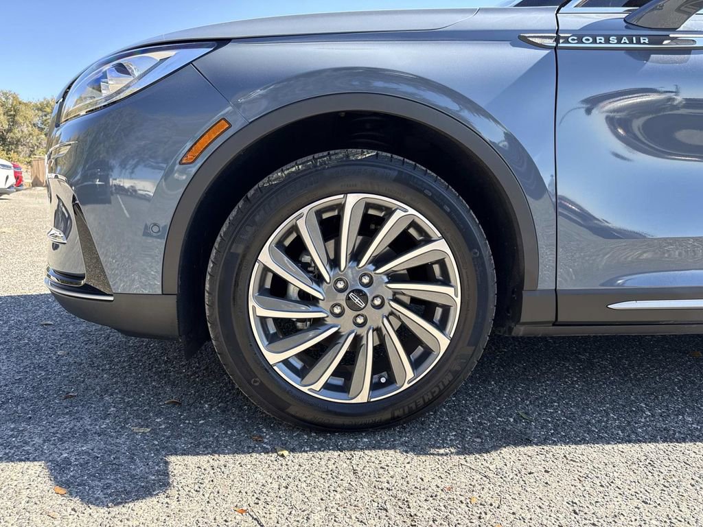 Used 2023 Lincoln Corsair Reserve w/ Equipment Group 202A image 11