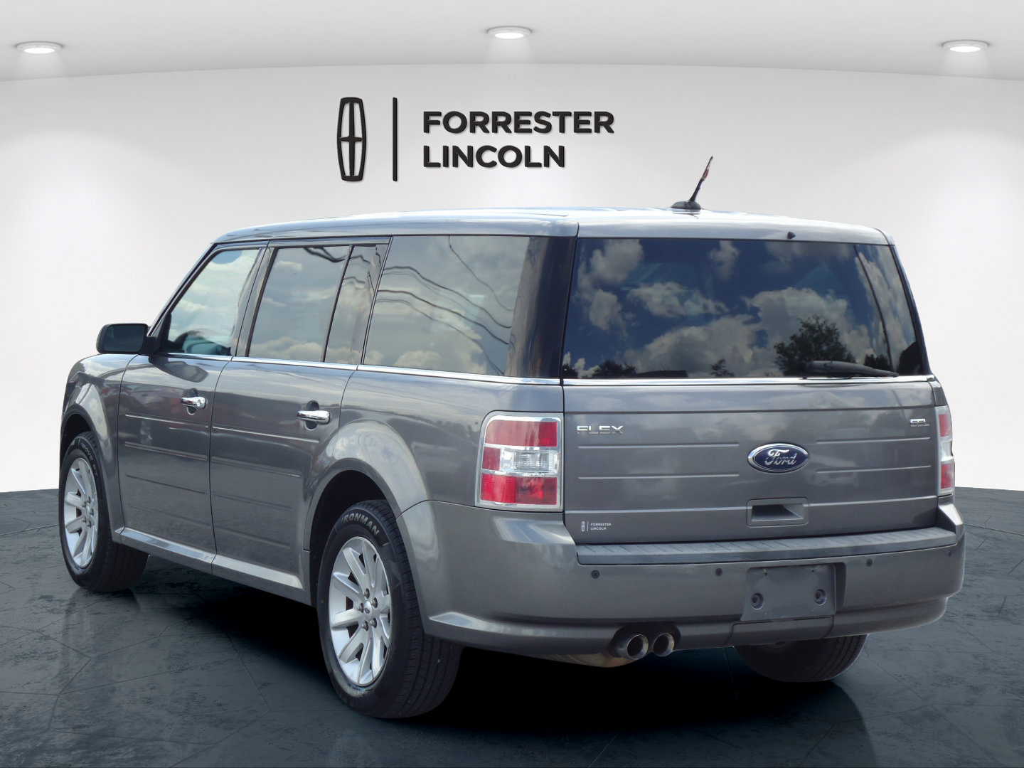 Used 2010 Ford Flex SEL FWD image 5