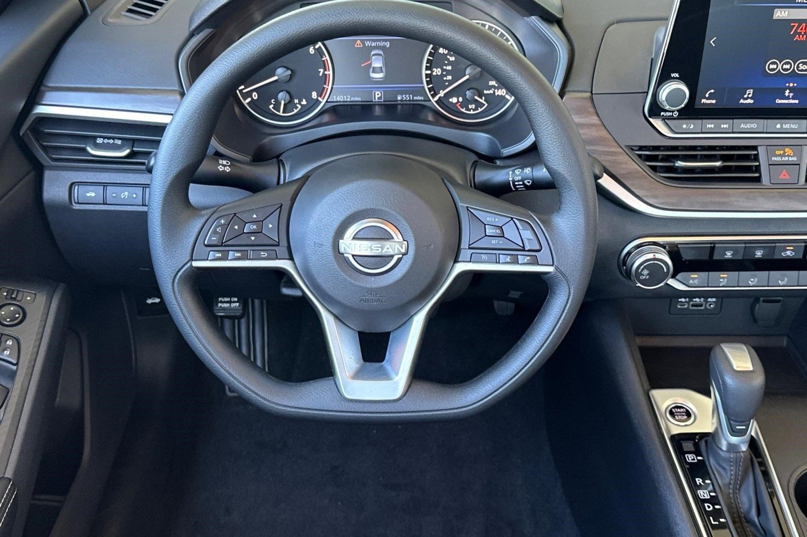 Used 2025 Nissan Altima 2.5 SV image 27