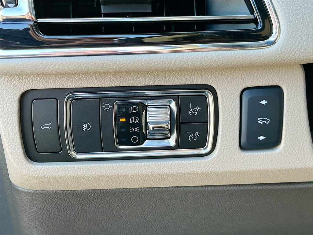 Used 2024 Lincoln Navigator Reserve AWD/4WD image 10