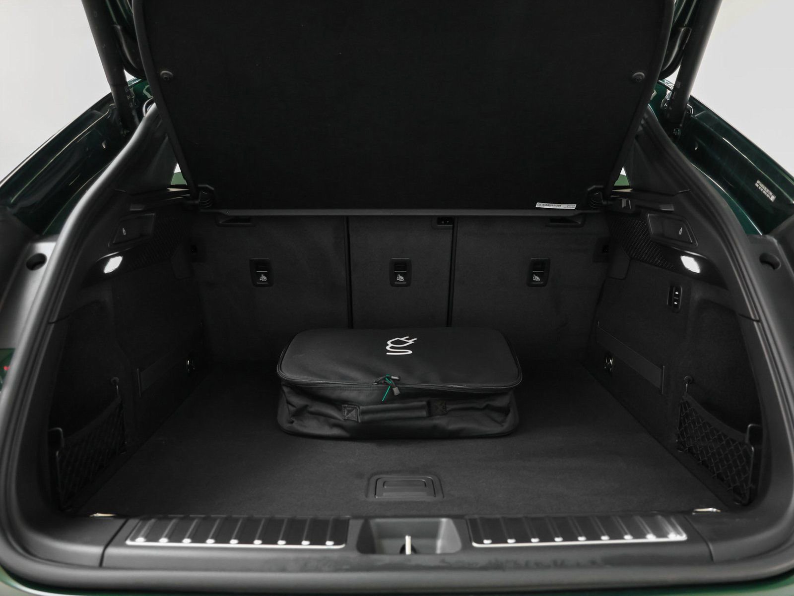 New 2025 Porsche Macan 4 Electric image 19