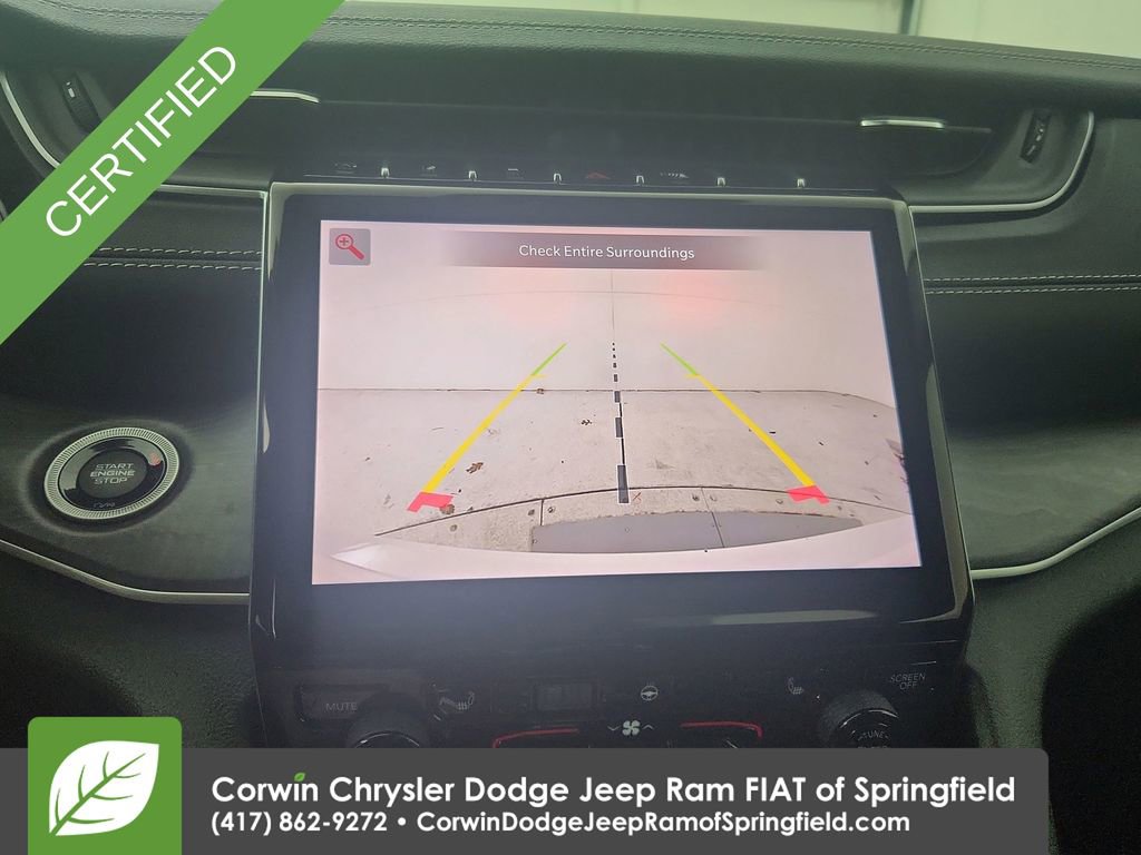 Used 2023 Jeep Grand Cherokee Limited w/ Black Appearance Package image 24