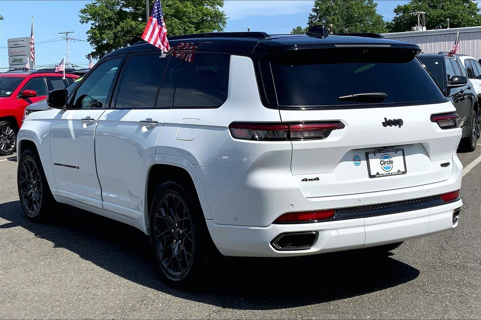Used 2025 Jeep Grand Cherokee L Summit w/ Advanced Protech Group IV AWD/4WD image 10