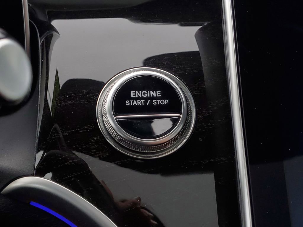 Used 2025 Mercedes-Benz GLC 350e image 21