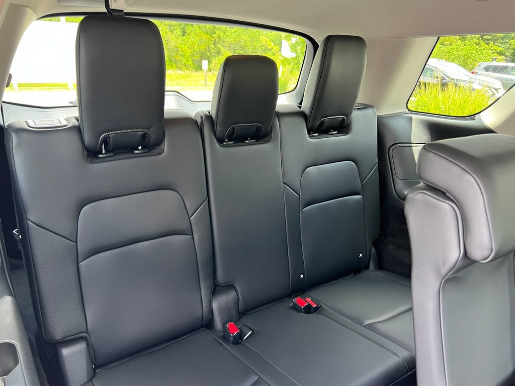 Used 2025 Nissan Pathfinder SL AWD/4WD image 23