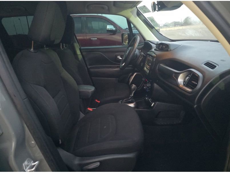 Used 2022 Jeep Renegade Latitude image 24