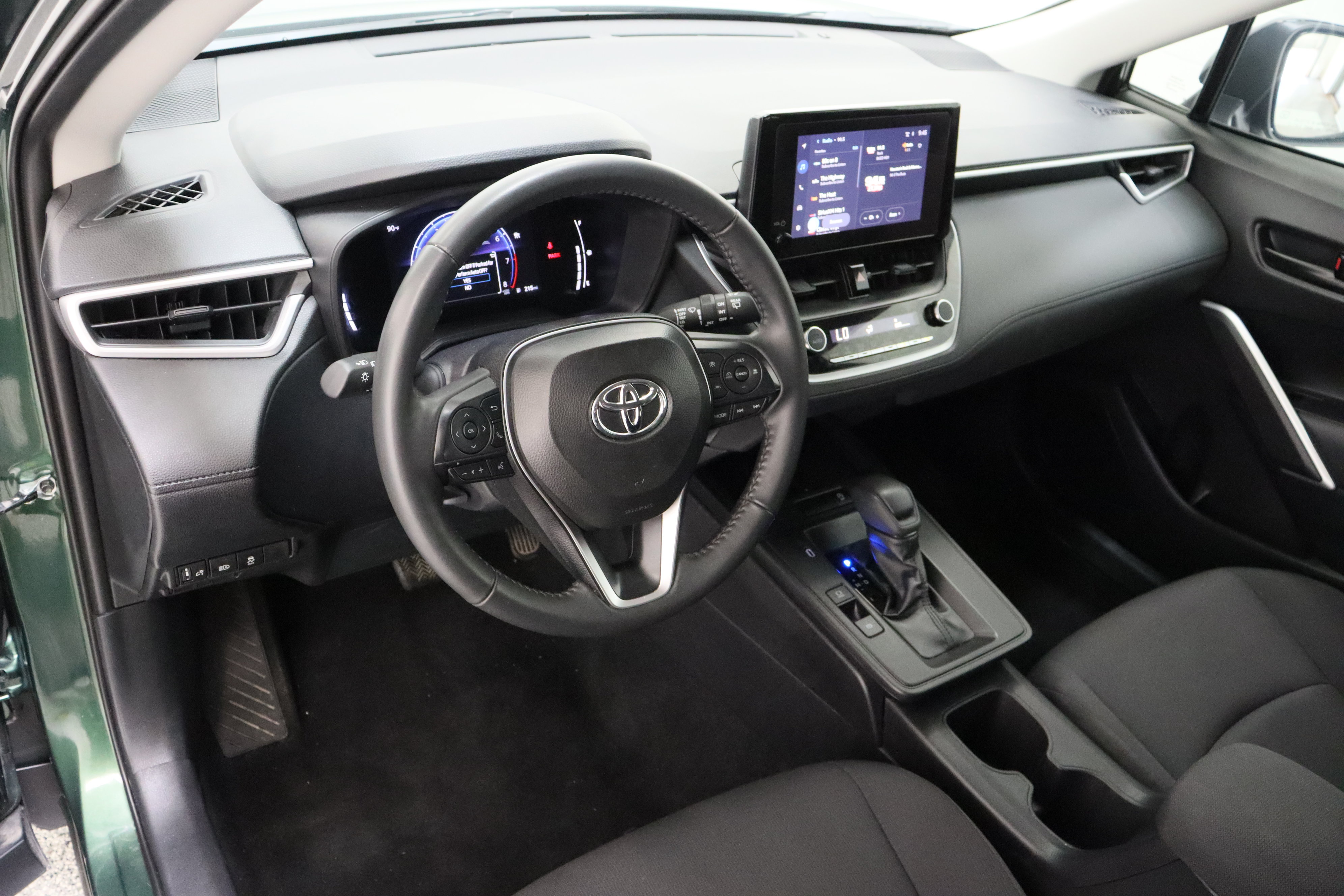 Certified 2026 Toyota Corolla Cross LE FWD image 13