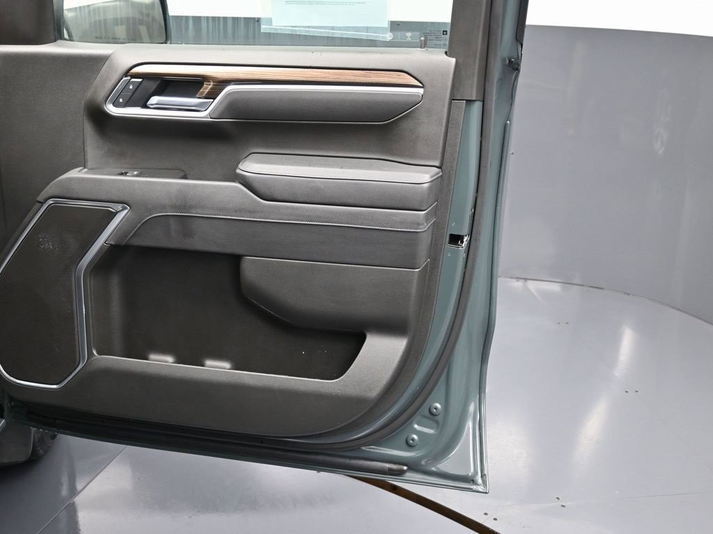 Used 2025 Chevrolet Silverado 1500 LT image 32