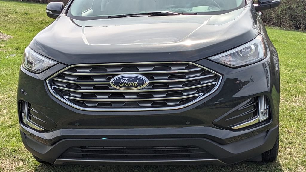 Used 2023 Ford Edge Titanium w/ Class II Trailer Tow Package image 9