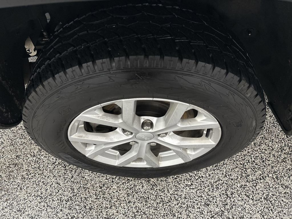 Used 2023 Jeep Grand Cherokee L Limited w/ Luxury Tech Group II image 32