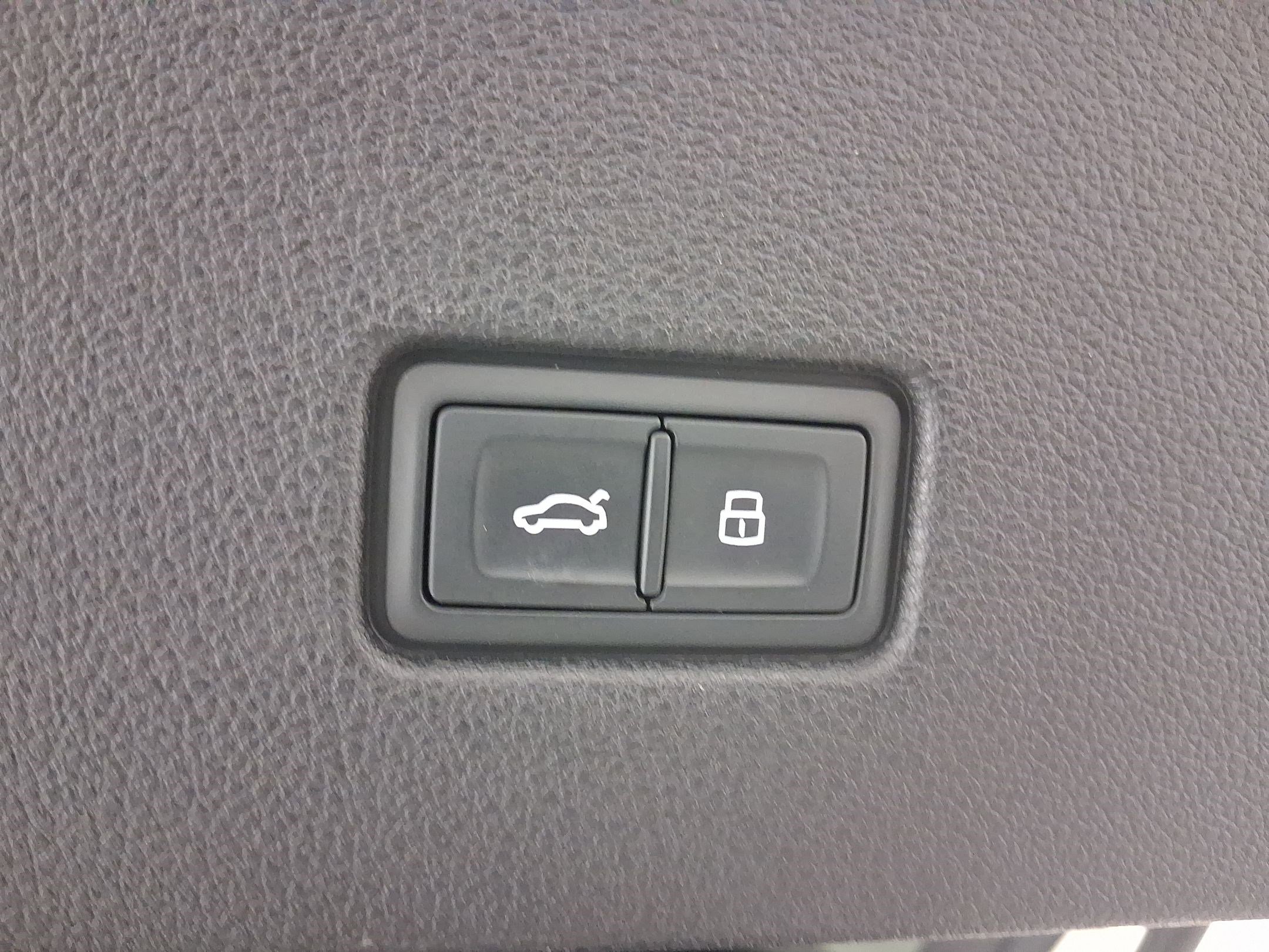 Used 2025 Audi RS Q8 performance image 30