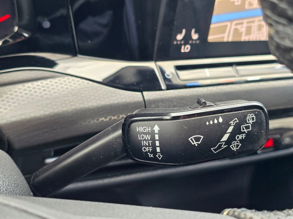 Used 2022 Volkswagen GTI SE FWD image 40