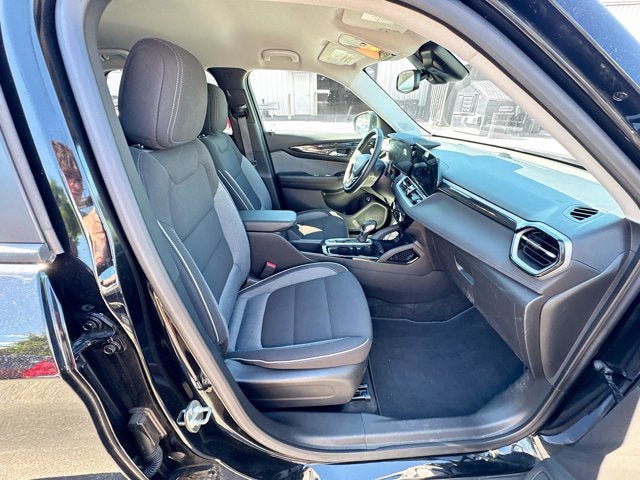 Used 2024 Chevrolet TrailBlazer LT w/ Convenience Package AWD/4WD image 25