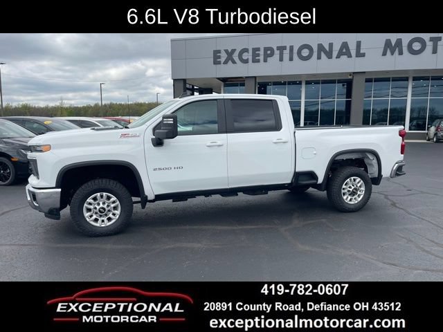 Used 2024 Chevrolet Silverado 2500 LT w/ Convenience Package AWD/4WD image 2
