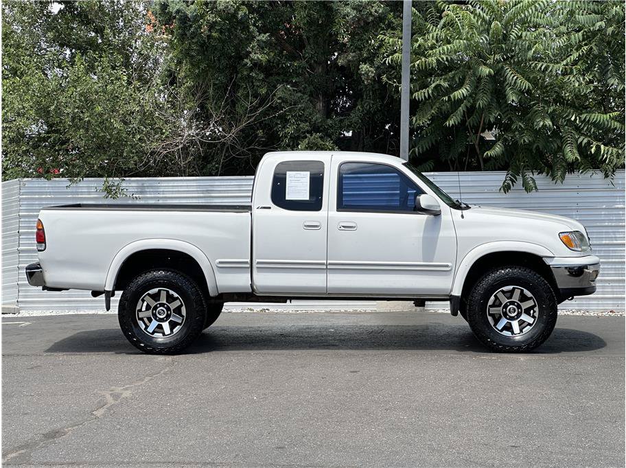 Used 2001 Toyota Tundra Limited w/ Off-Road Pkg AWD/4WD image 9