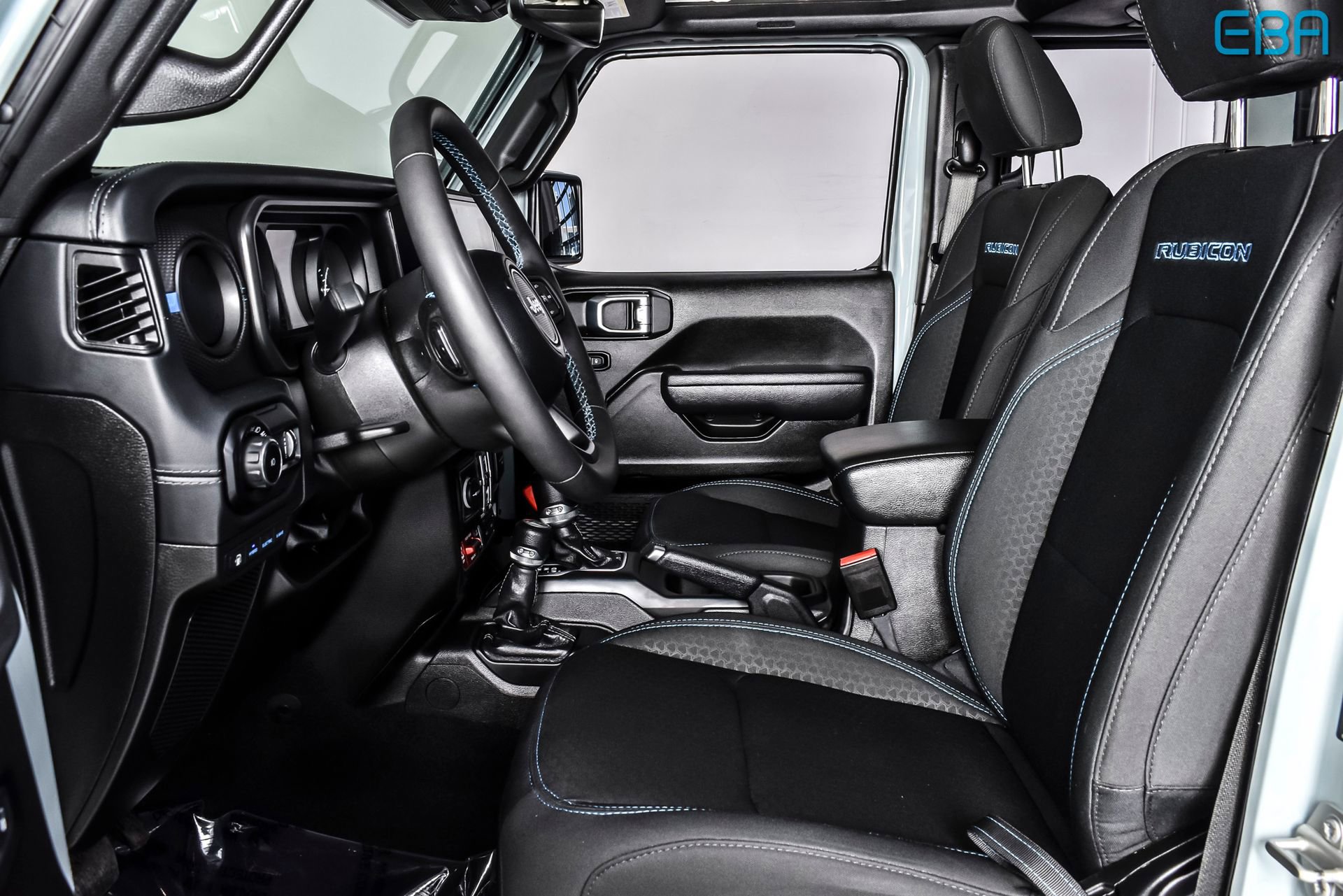 Used 2024 Jeep Wrangler Unlimited Rubicon 4xe w/ Technology Group image 15