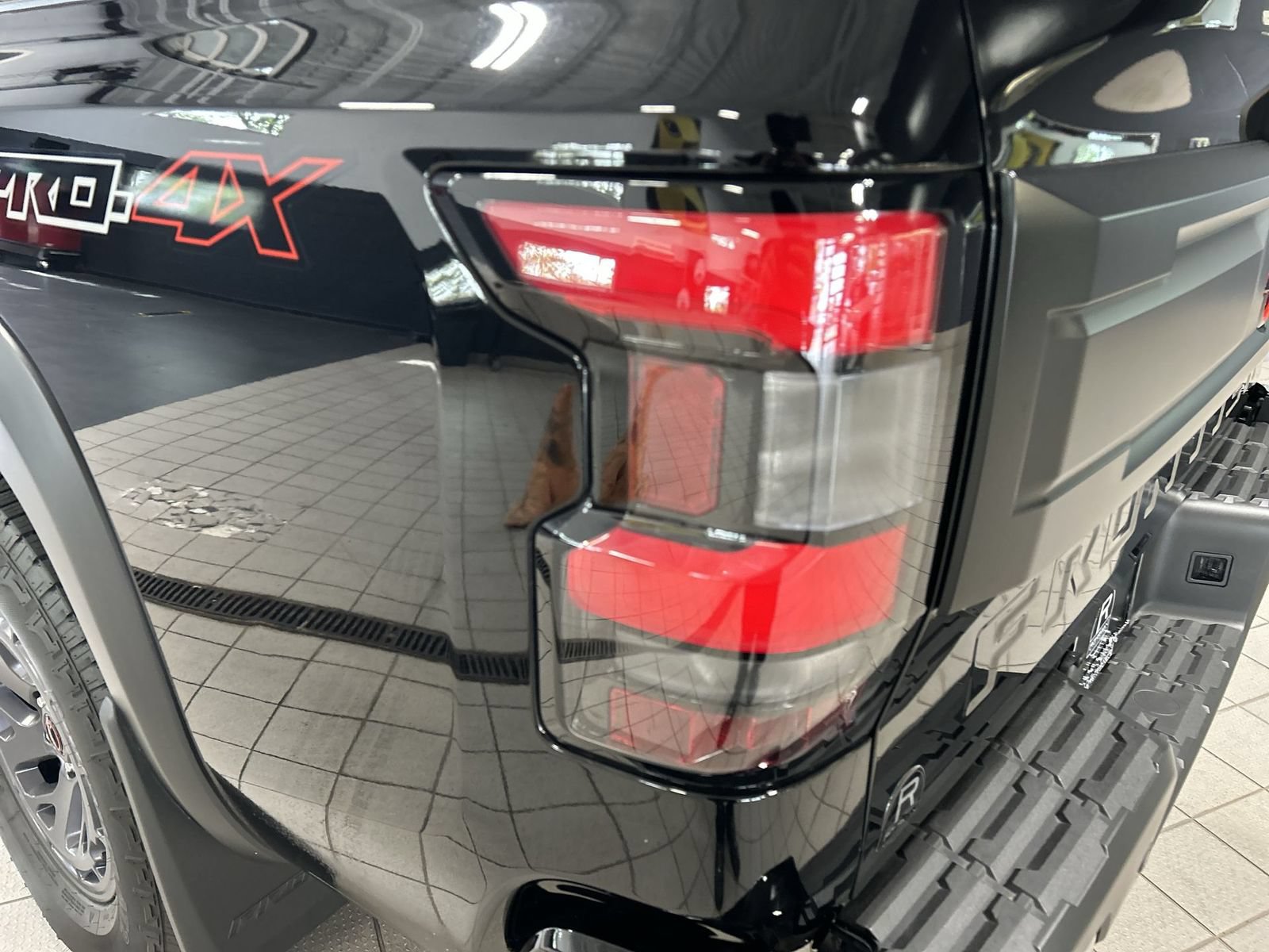 Certified 2025 Nissan Frontier PRO-4X w/ Pro Premium Package AWD/4WD image 38