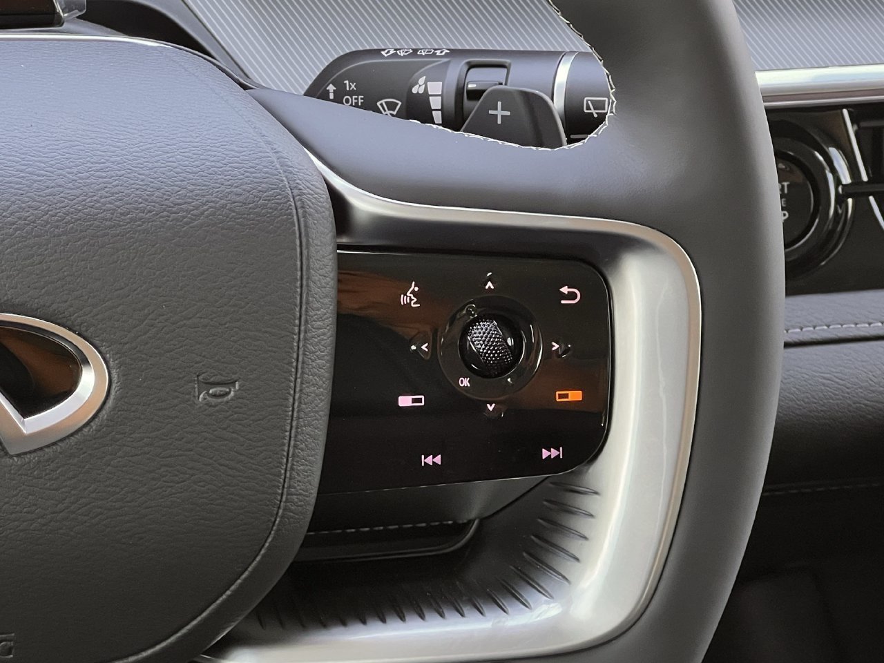 New 2027 INFINITI QX80 Luxe RWD image 13