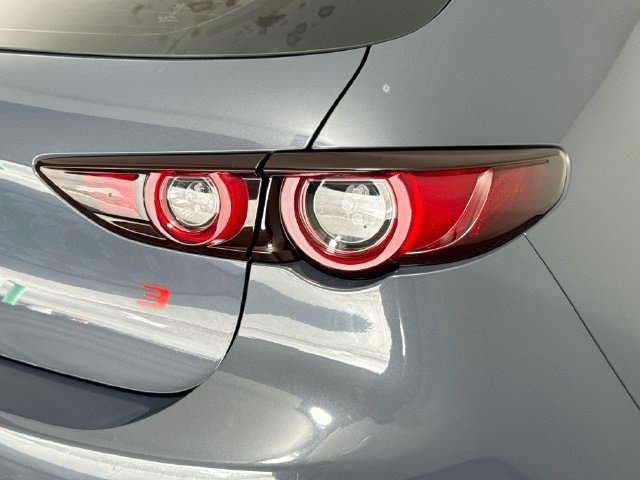 Used 2021 MAZDA MAZDA3 s FWD image 33