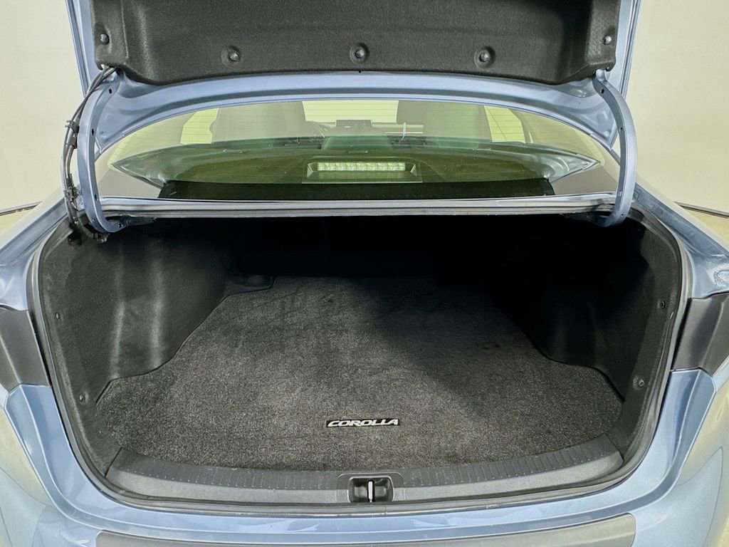 Used 2023 Toyota Corolla LE w/ Carpet Mat Package (TMS) FWD image 29