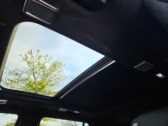Used 2026 Cadillac Escalade V w/ LPO, ONYX Package AWD/4WD image 19