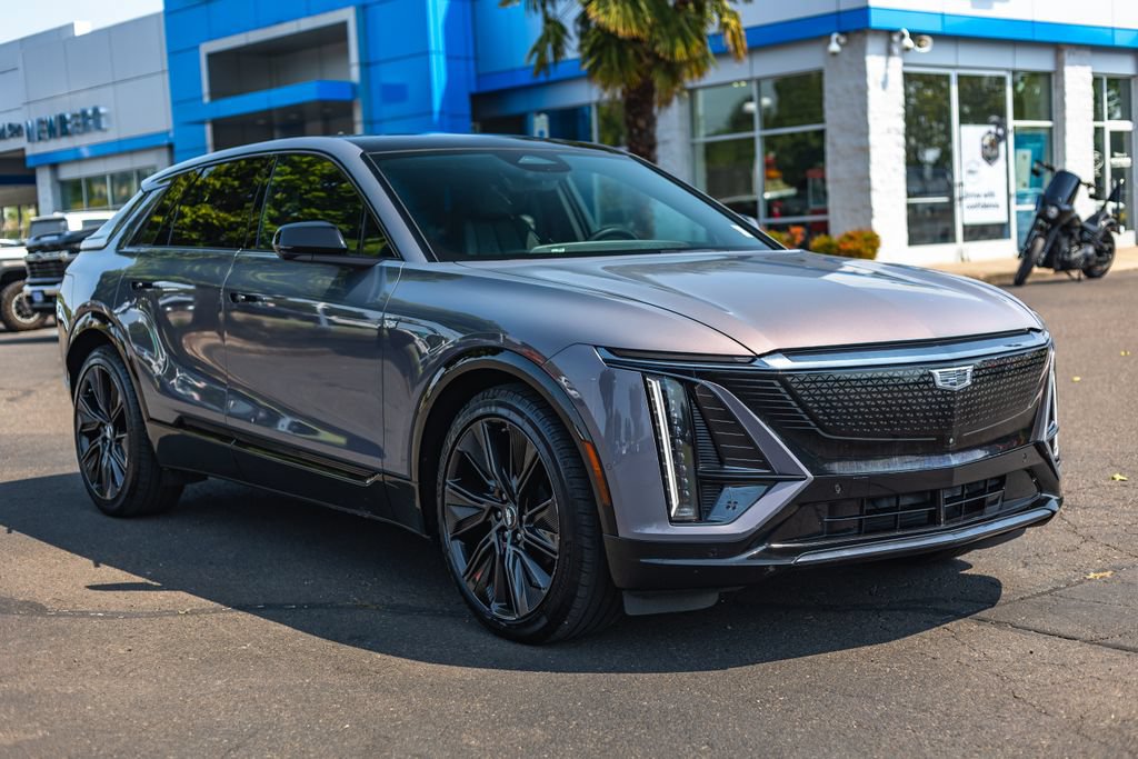 Used 2024 Cadillac Lyriq Sport AWD/4WD image 6