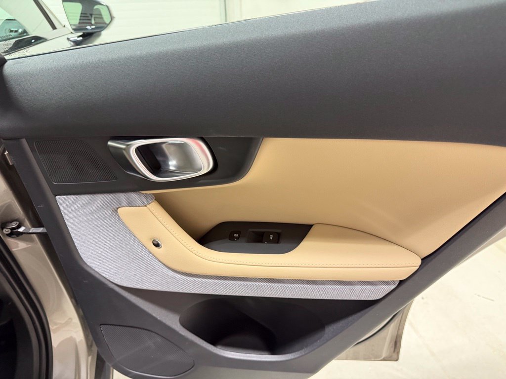 Used 2021 Polestar Polestar 2 AWD/4WD image 41