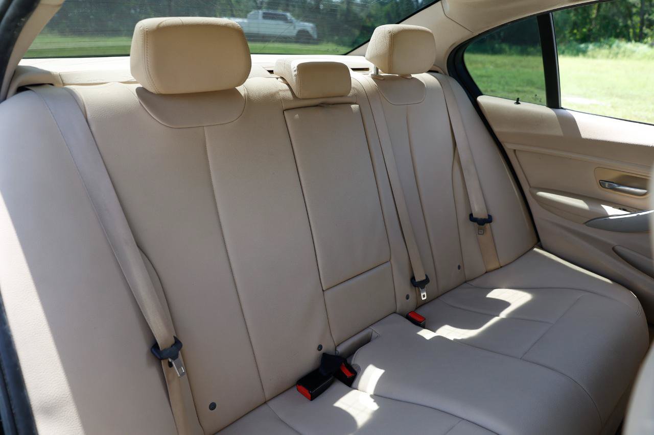 Used 2015 BMW 320i Sedan RWD image 14