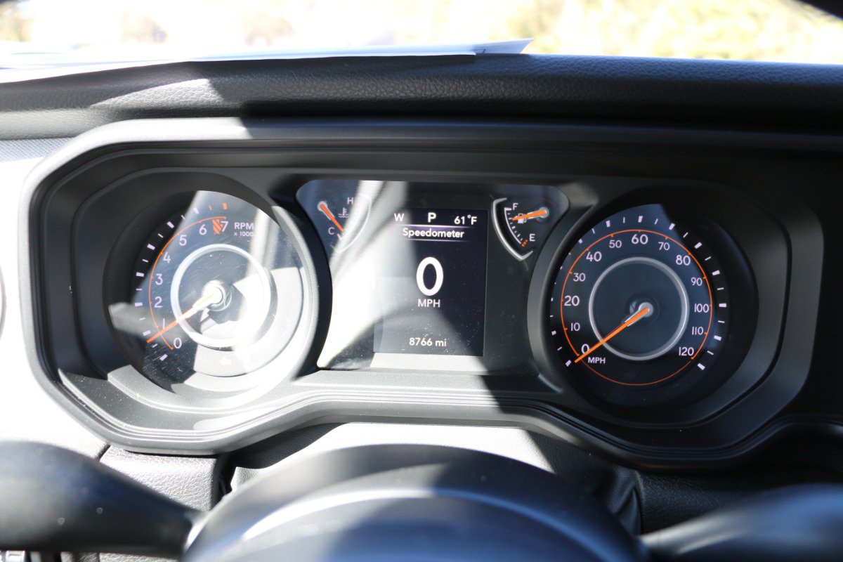 Used 2025 Jeep Gladiator Sport image 25