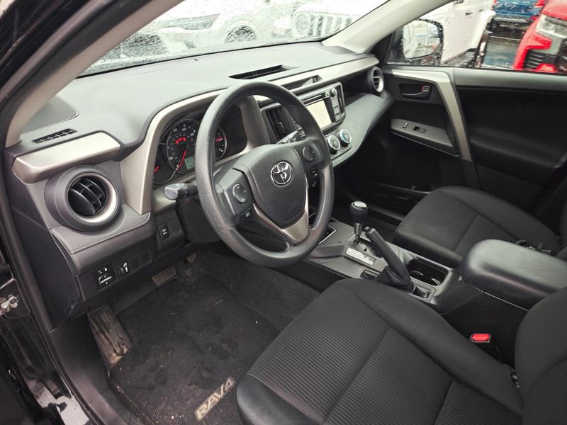 Used 2016 Toyota RAV4 LE w/ Four Season Floor Mat Package AWD/4WD image 9