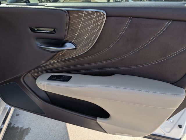 Used 2020 Lexus LS 500 w/ Interior Upgrade Package RWD image 35
