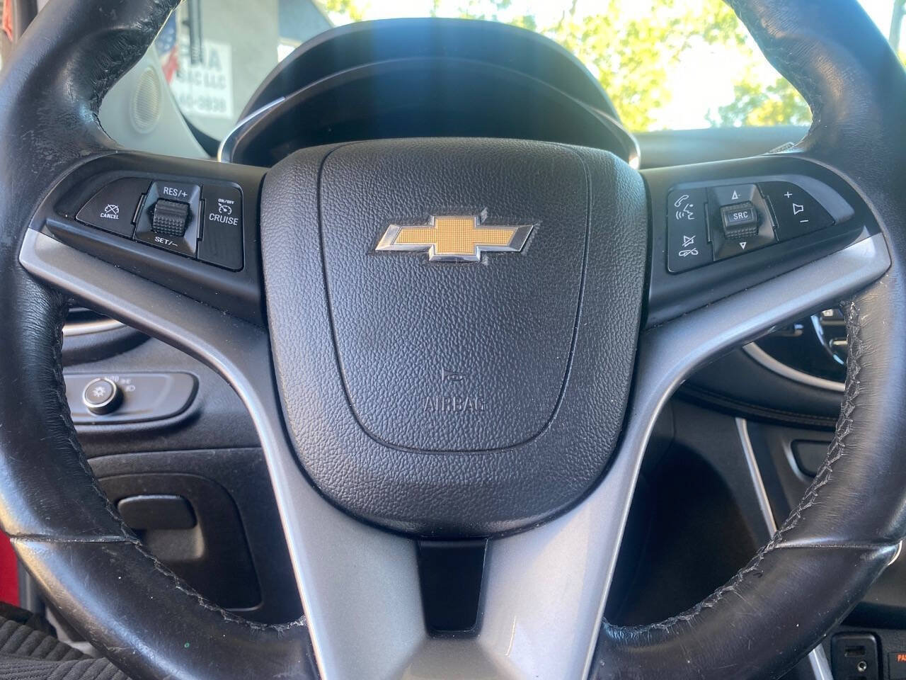 Used 2019 Chevrolet Trax LT w/ LT Convenience Package FWD image 13